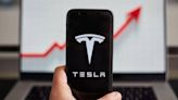 ¿Pensando en comprar acciones de Tesla? Este analista opina