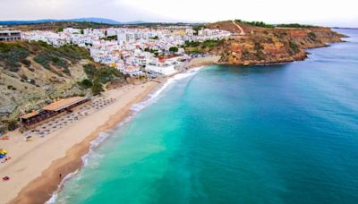 La Santorini de Portugal, uno de los pueblos costeros más pintorescos de Europa