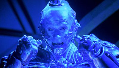 Batman & Robin's Arnold Schwarzenegger Kept His Mr. Freeze Suit Under One Condition - SlashFilm