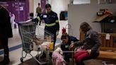 Voluntários compartilham experiências no Abrigo Municipal Big/Carrefour em São Leopoldo