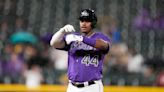 Elevado de sacrificio de McMahon en 10mo impulsa a Rockies ante Padres