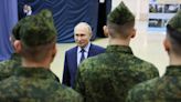 Putin se prepara para una "guerra larga" tras la purga en el ejército
