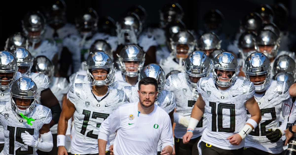 Oregon’s preseason AP poll ranking signals return to Kelly/Helfrich-era expectations