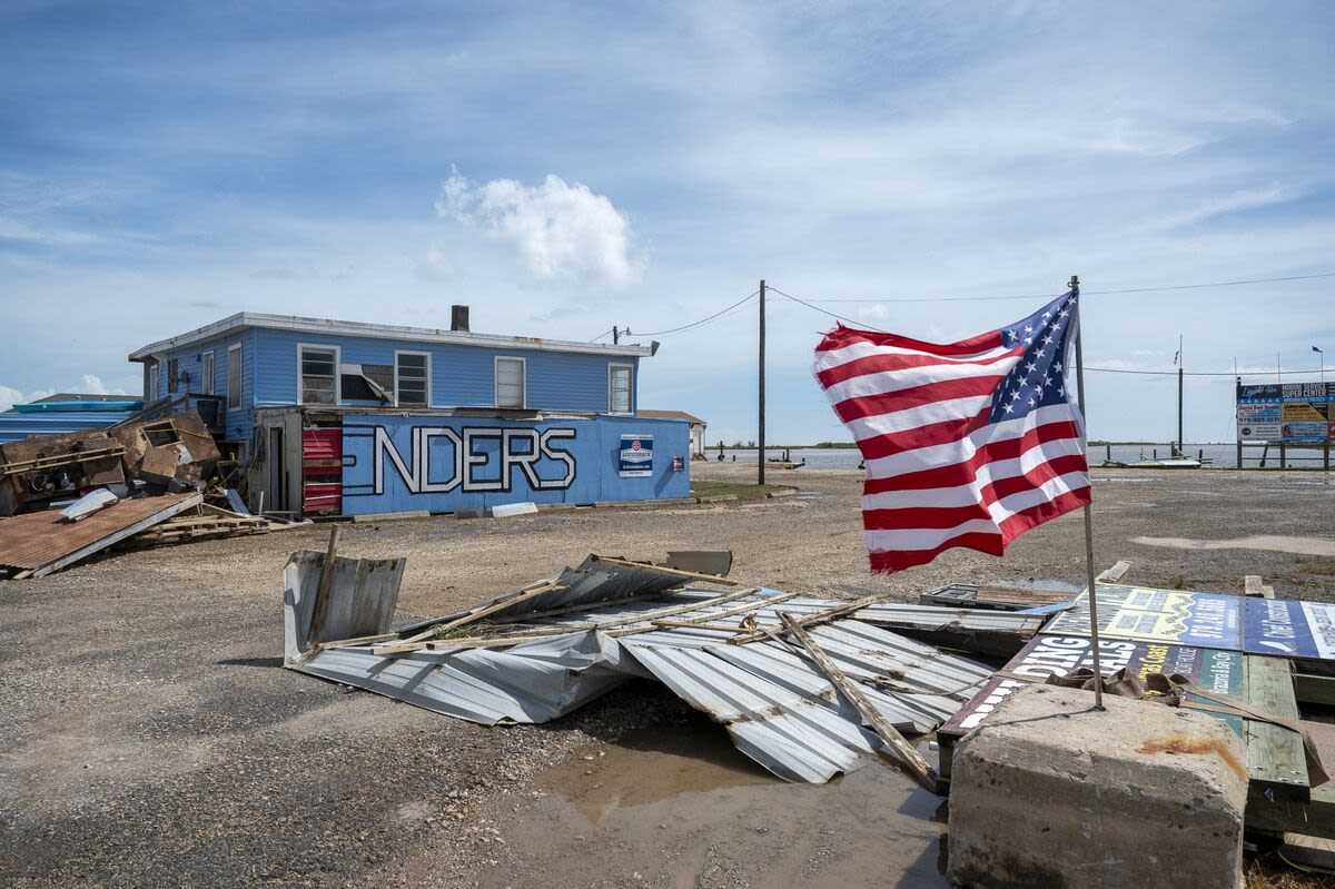 Global Shipping Hammered by 30-Foot Waves and a US Hurricane