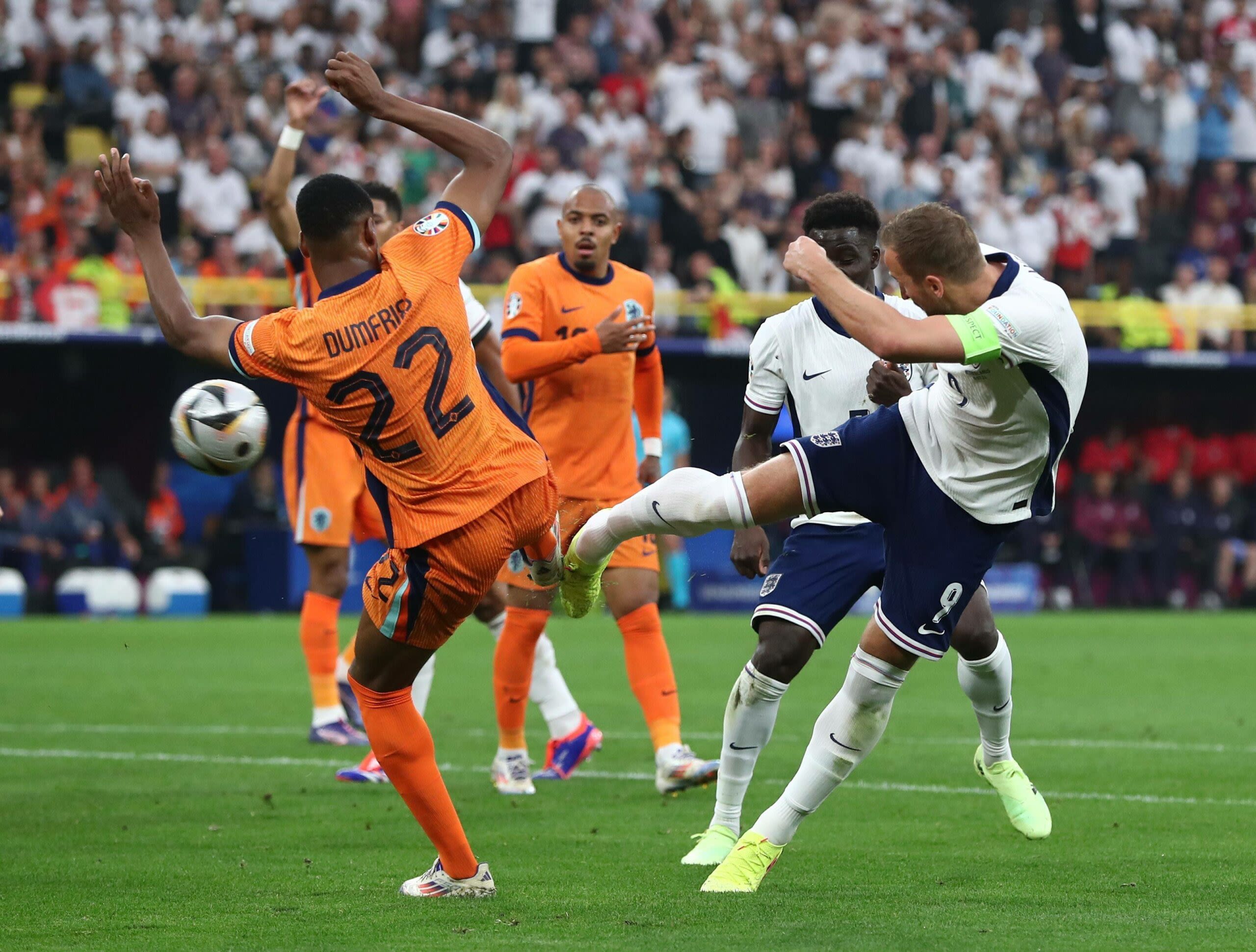 Alan Smith: Could Watkins Really Dethrone Kane in the Final?