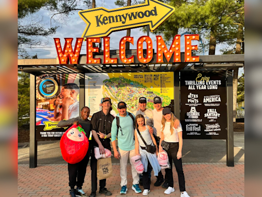 Jeremy Renner visits Kennywood while filming in Pittsburgh