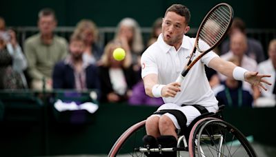 Hewett wins all-British first-round tie at Wimbledon