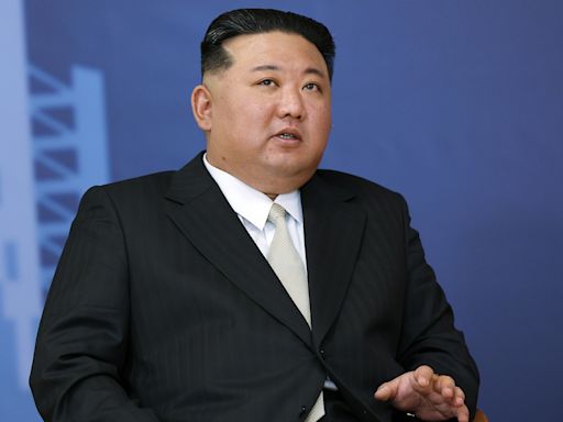 Kim Jong-un visita fábricas de armas y destaca capacidades de producción "de nivel global"