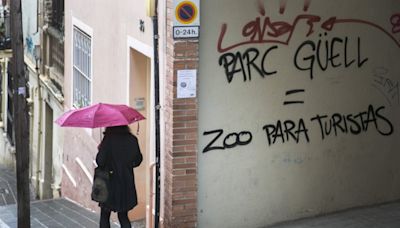 Guerra entre taxistas y vecinos en el Park Güell de Barcelona