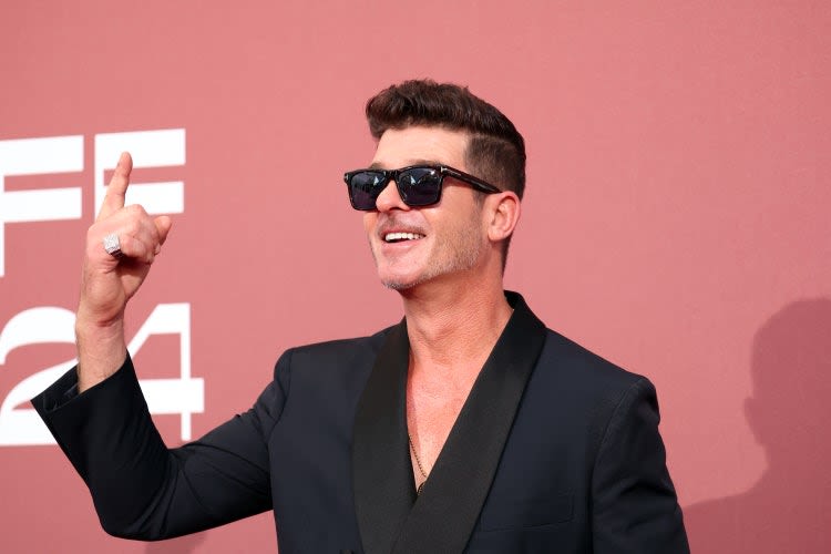 Robin Thicke talks “Brian McWhite” origins, plus JAY-Z, Pharrell and Lil Wayne being geniuses