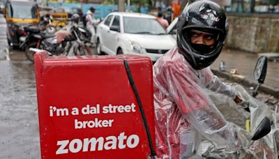 Mumbai rains: Zomato agent delivers orders on foot amid heavy downpour, gets praised on social media | Today News