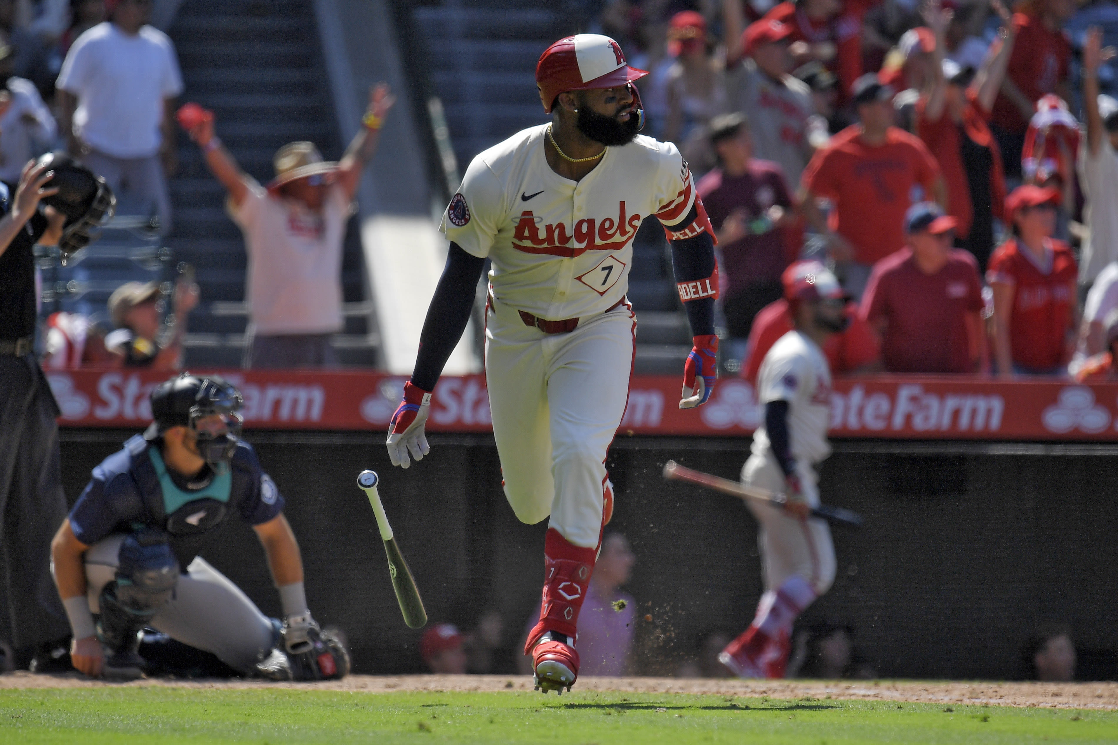 Jo Adell's three-run blast lifts Angels to series win over first-place Mariners