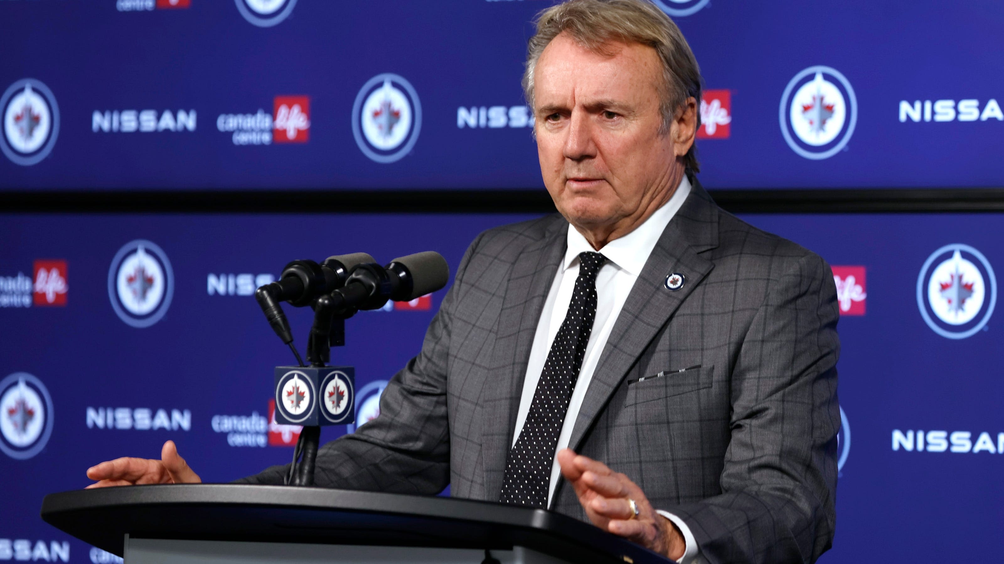 Winnipeg Jets head coach Rick Bowness announces retirement