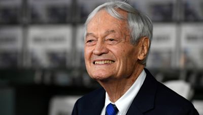 Muere el director Roger Corman, el rey del cine de serie B y descubridor de Scorsese, De Niro o Stallone