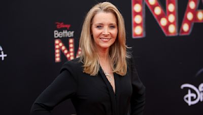 Lisa Kudrow Shares Her 'Friends' Frustration Over Live Studio Laughter: 'Ruining the Timing'