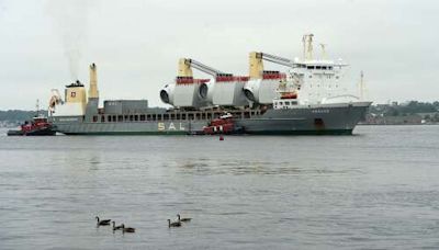 Revolution Wind generators arrive in New London