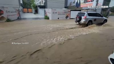 暴雨狂炸！台中東勢淹水加泥流 天雨路滑釀2車禍