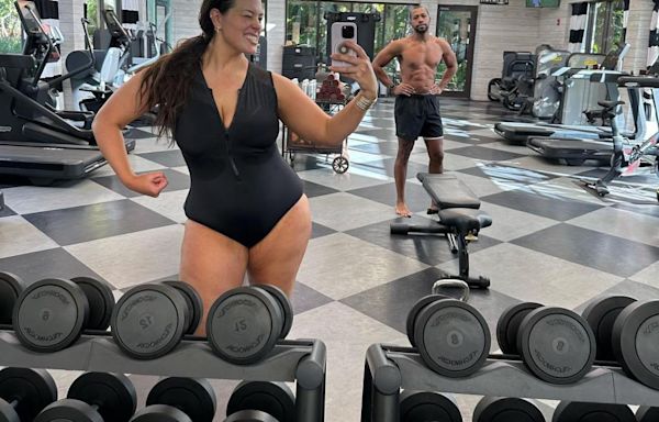 Ashley Graham says middle school bullies used to call her ‘cottage cheese thighs’ before modeling career