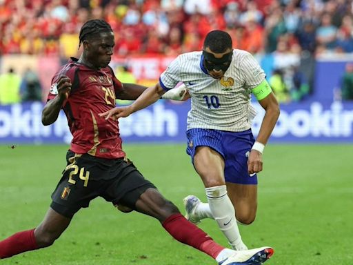 Francia, con Mbappé como figura, se metió en cuartos de la Eurocopa y va por el título