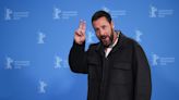 Como Adam Sandler logró convertiste en el actor mejor pagado de Hollywood