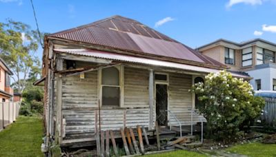 Ramshackle home fetches $2.4 million at auction