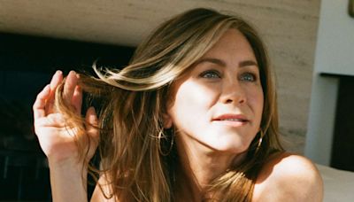 Jennifer Aniston on Why Her Hair’s Growing at an “Alarmingly Fast Rate” in Her 50s