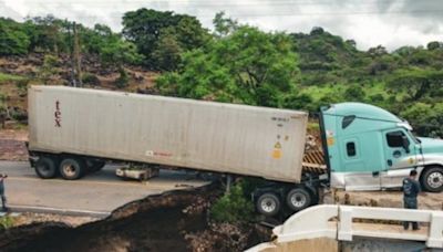 Video: colapsó un puente por las fuertes lluvias en Guatemala