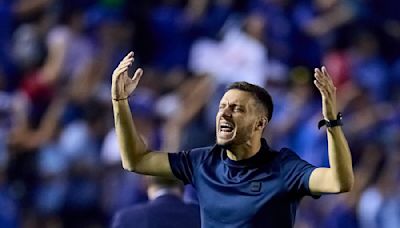 Anselmi elogia afición vs Pumas: "Desde que llegué a México conecté con la historia de Cruz Azul"