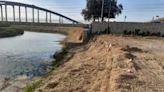 Reclaman una pasarela ciclista por debajo del puente de Riola