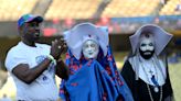 Sisters of Perpetual Indulgence cheered at Dodgers Pride Night: 'I did not hear a single boo'