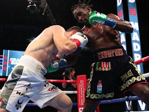 Terence Crawford destrona en una pelea cerrada a Israil Madrimov