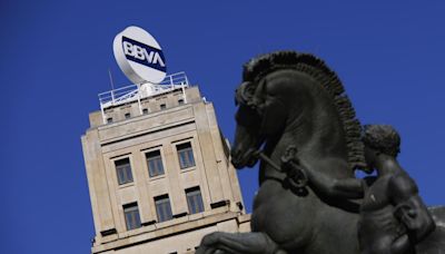 La OPA hostil de BBVA a Banco Sabadell salpicaría al FC Barcelona