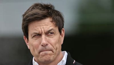 Toto Wolff responde a los rumores sobre una posible conversación con Max Verstappen