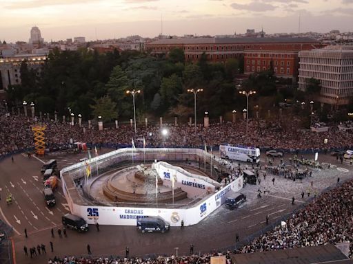 Cibeles se prepara para celebrar la Liga del Real Madrid y se refuerza el transporte