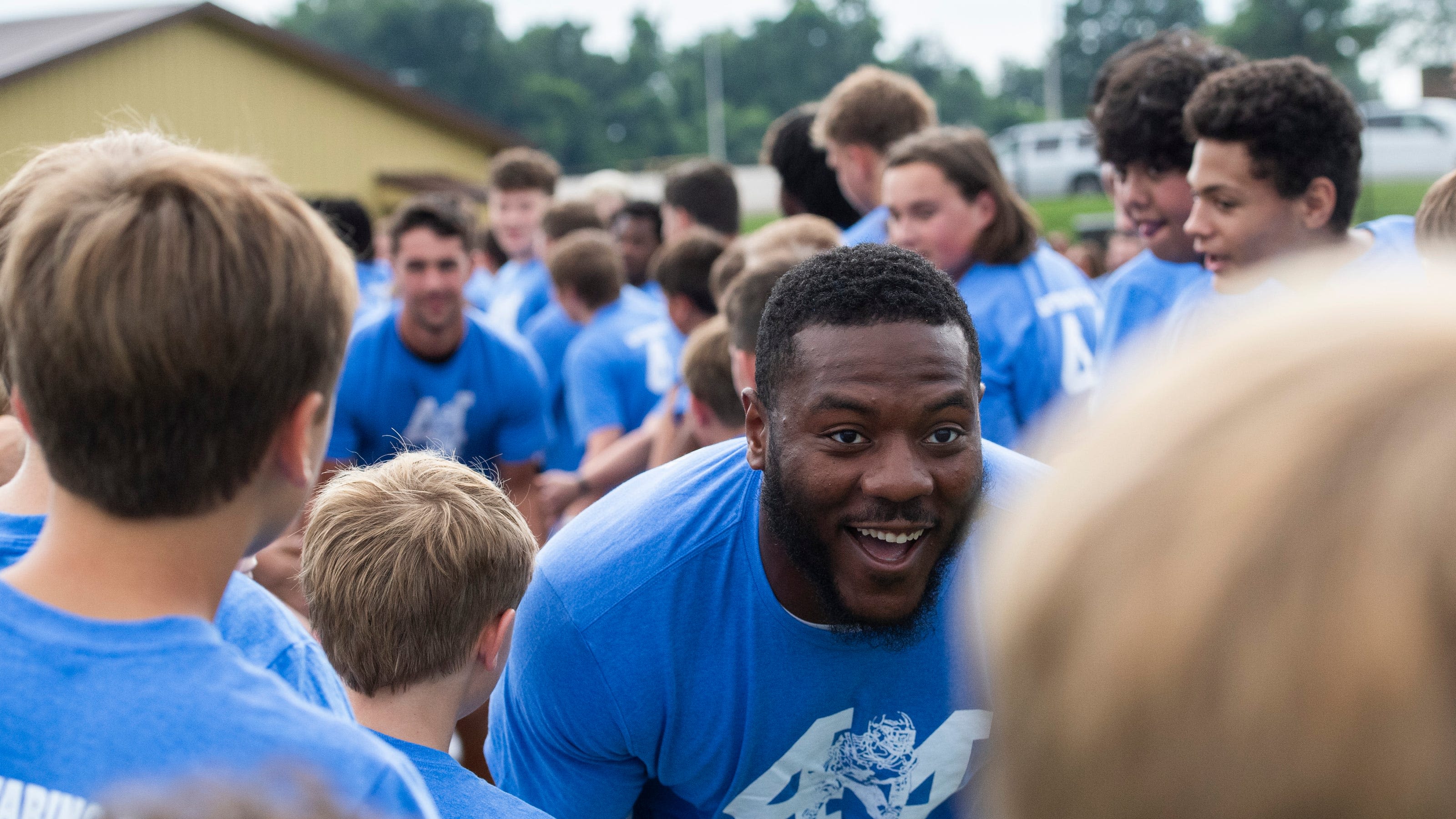 Colts’ Zaire Franklin hosts youth football camp at Central High School