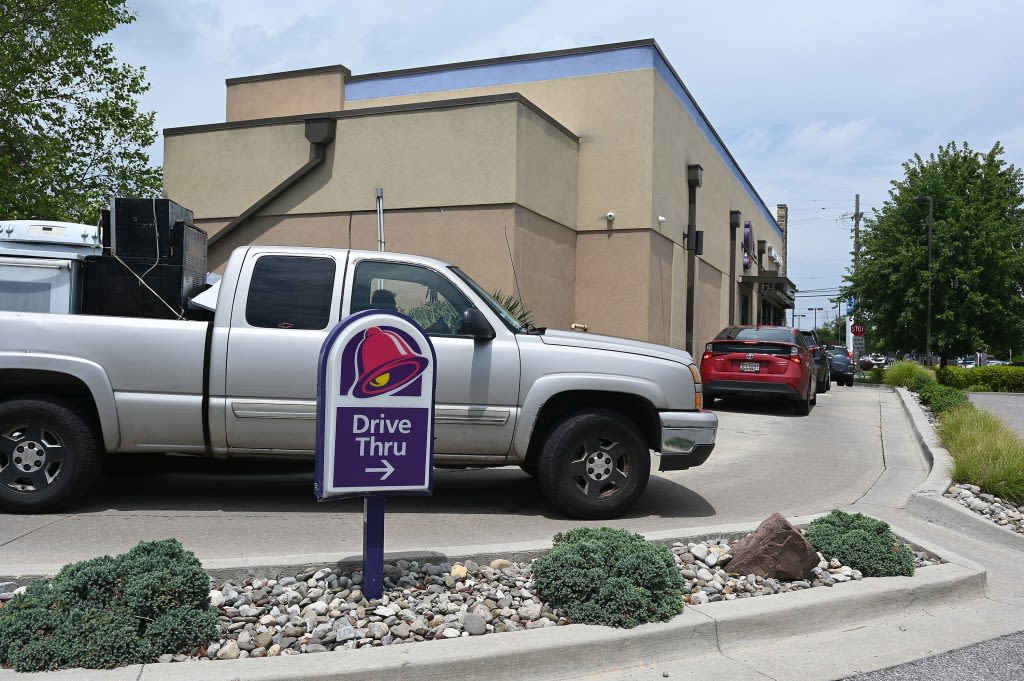 Bill banning new drive-thru windows advances in Annapolis