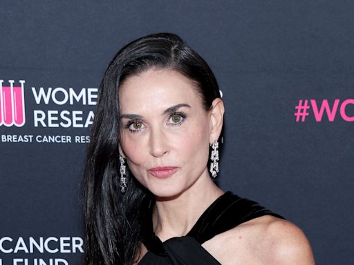 Demi Moore, 61, and Kelly Ripa, 53, Talk ‘Loose Skin’ and Aging in Raw Interview