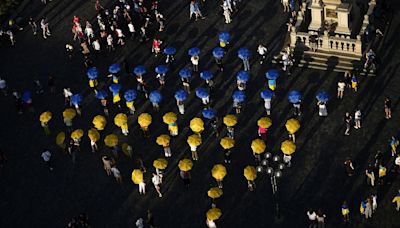 Manifestation à Prague : "Laissez l'Ukraine riposter !"