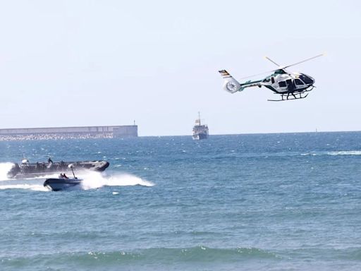 Felipe VI preside la Exhibición Dinámica y Desfile Aéreo del Día de las Fuerzas Armadas en Gijón, ante miles de personas