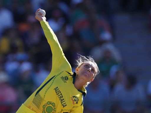 Injury-hit Australia thrash 'embarrassing' Pakistan at Women's T20 World Cup