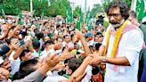 Hemant Soren returns to Ranchi, but swears revenge