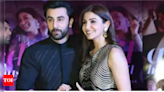 Throwback: When Ranbir Kapoor dozed off on a flight, and Anushka Sharma did THIS! pic inside | Hindi Movie News - Times of India