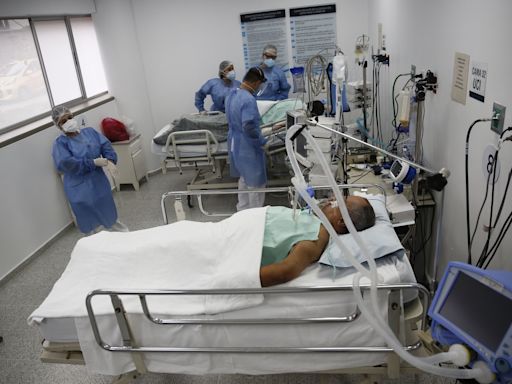 La aseguradora Sura se retira del sistema de salud colombiano agobiada por la crisis