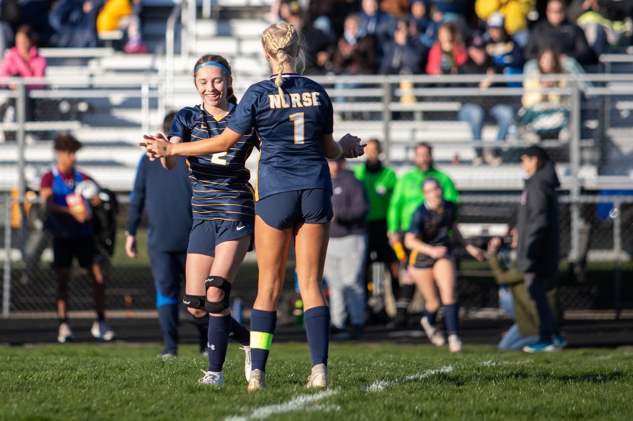Muskegon-area girls soccer roundup: Five teams advance to district semifinals