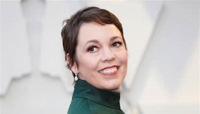 Olivia Colman asegura que Hollywood le pagaría “muchísimo más” si fuese hombre