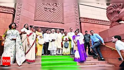 Bengal’s debutant ‘Tollywood’ MPs dazzle in cotton saris | Kolkata News - Times of India