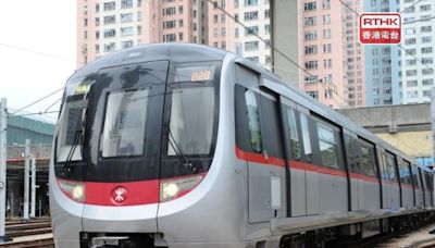 港鐵及輕鐵由頭班車起維持有限度服務 10至20分鐘一班車 - RTHK