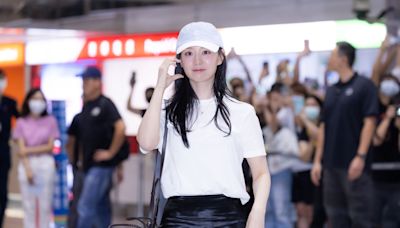 《淚之女王》金智媛白色棒球帽現身桃機 甜送700粉愛心