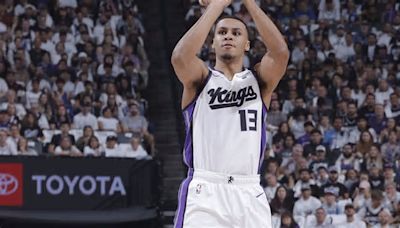 Kings' De'Aaron Fox, Keegan Murray Amaze NBA Fans in Play-In Win vs. Curry, Warriors