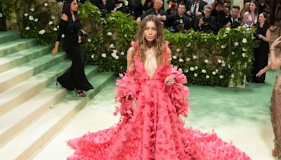 Jessica Biel Bathed in 20 Pounds of Epsom Salt Pre-Met Gala. Is That Even Safe?